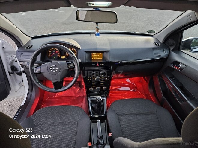 Opel Astra 2009, 186,000 km - 1.4 l - Şəki