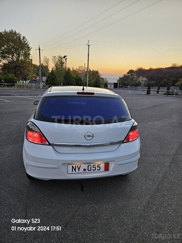 Opel Astra 2009, 186,000 km - 1.4 l - Şəki