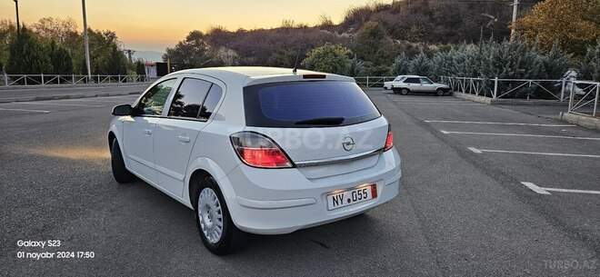 Opel Astra 2009, 186,000 km - 1.4 l - Şəki