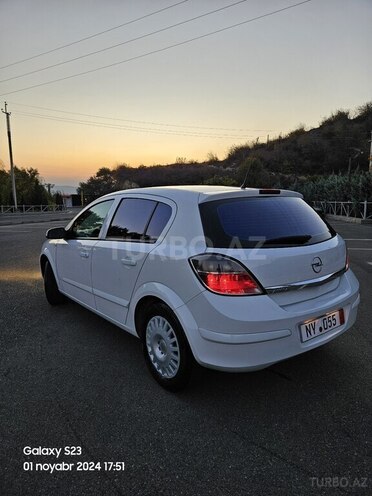 Opel Astra 2009, 186,000 km - 1.4 l - Şəki