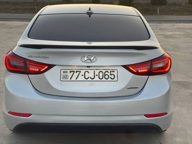 Hyundai Elantra-5
