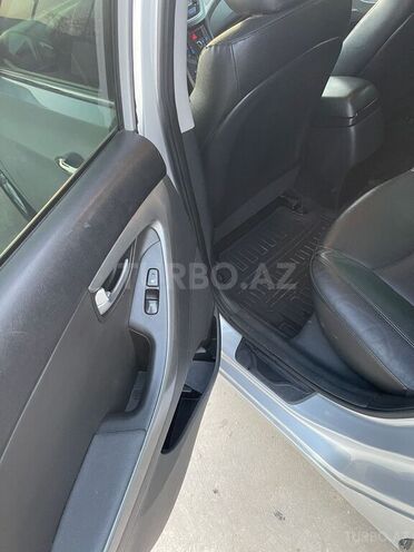 Hyundai Elantra-9