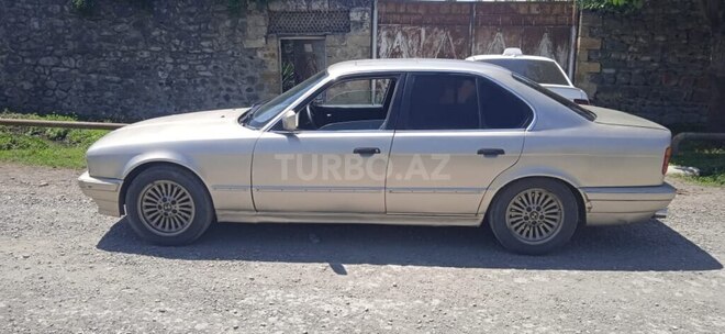 BMW 525 1988, 34,500 km - 2.5 л - Zaqatala