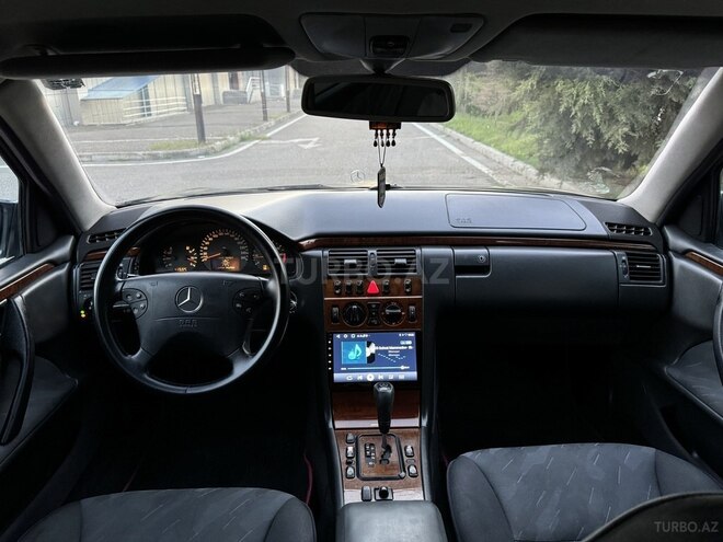 Mercedes E 280 2000, 370,000 km - 2.8 l - Saatlı