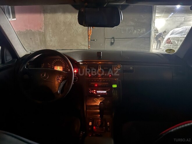 Mercedes E 220 d 2000, 345,676 km - 2.2 l - Salyan