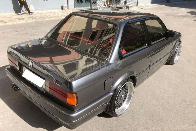 BMW 318-10