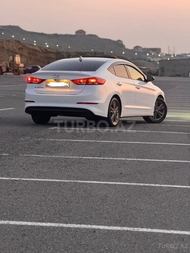 Hyundai Elantra 2018, 144,000 km - 2.0 l - Bakı