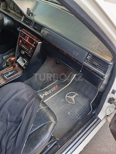 Mercedes E 220 1994, 550,000 km - 2.2 l - Bakı