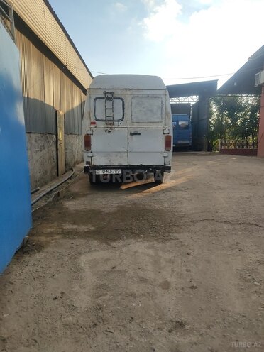 Mercedes 208 D 1990, 500,000 km - 2.5 l - Cəlilabad