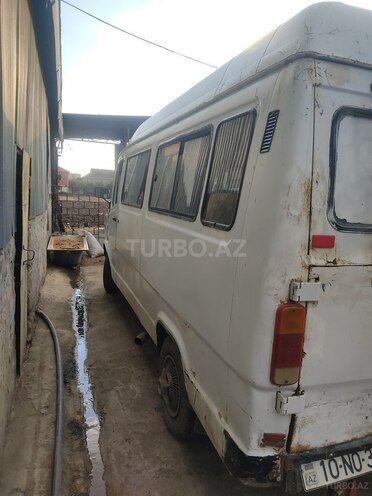 Mercedes 208 D 1990, 500,000 km - 2.5 l - Cəlilabad