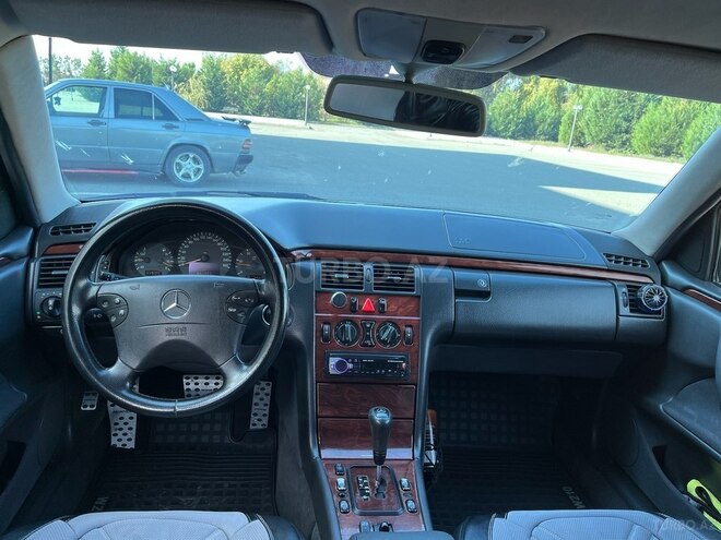 Mercedes E 220 d 2000, 440,000 km - 2.2 л - Ağdaş