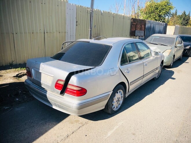 Mercedes E 220 d 2000, 296,384 km - 2.2 l - Bakı