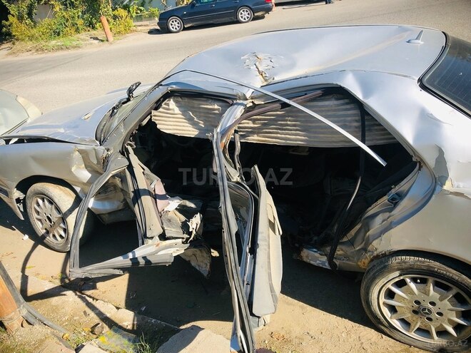 Mercedes E 220 d 2000, 296,384 km - 2.2 l - Bakı