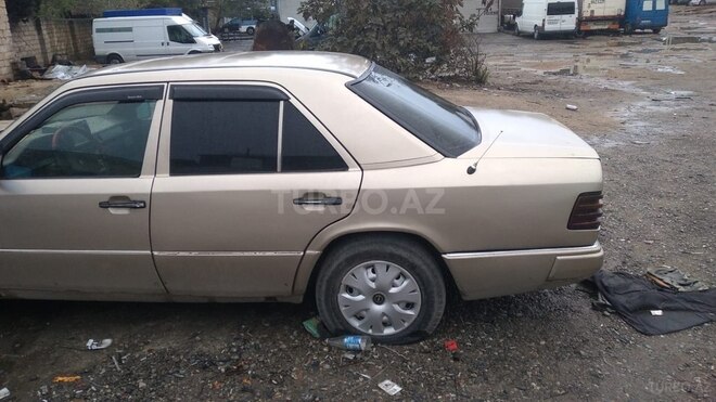 Mercedes E 200 d 1986, 350,000 km - 2.0 l - Bakı