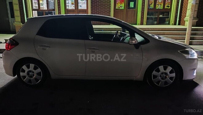 Toyota Auris 2011, 199,000 km - 1.4 л - Bakı