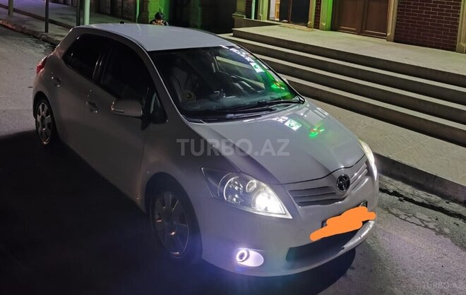 Toyota Auris 2011, 199,000 km - 1.4 л - Bakı