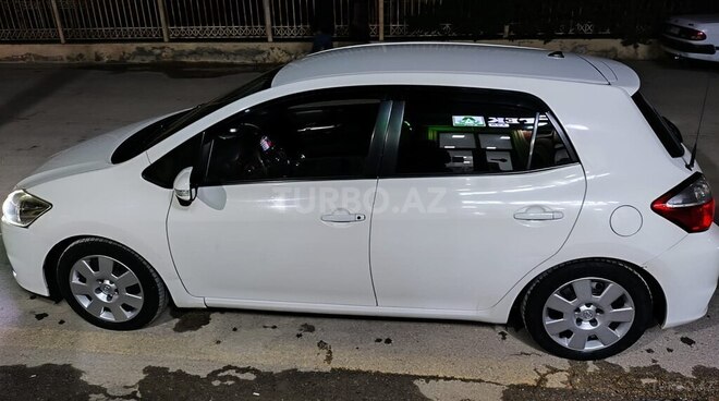 Toyota Auris 2011, 199,000 km - 1.4 л - Bakı