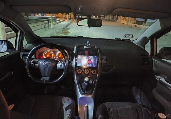 Toyota Auris 2011, 199,000 km - 1.4 л - Bakı