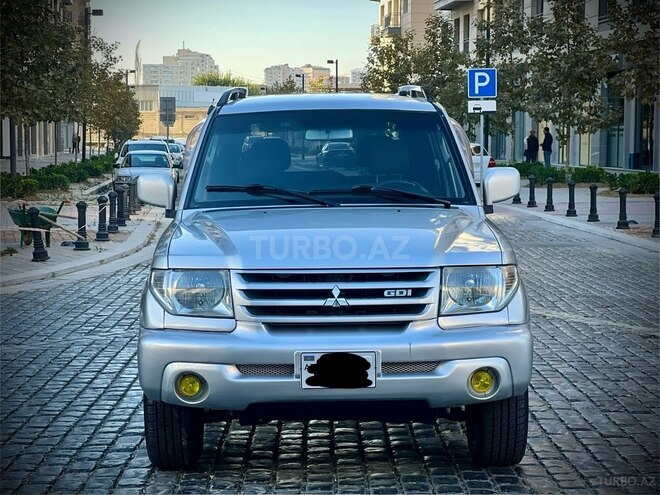 Mitsubishi Pajero io 2001, 256,000 km - 2.0 l - Bakı