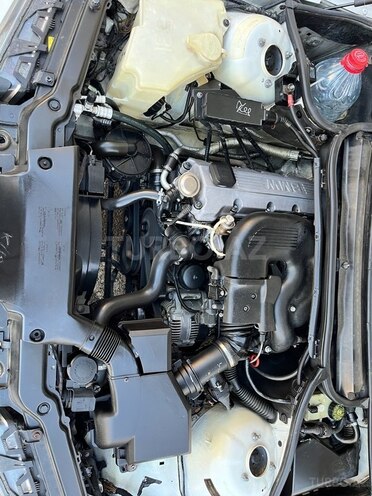 BMW 318 2001, 300,000 km - 1.9 l - Bakı