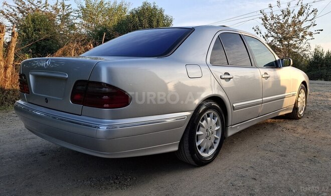 Mercedes E 240 2000, 201,000 km - 2.4 l - Bakı