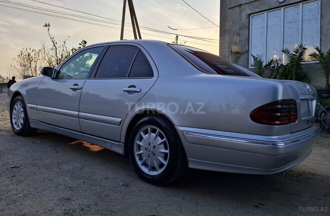 Mercedes E 240 2000, 201,000 km - 2.4 l - Bakı