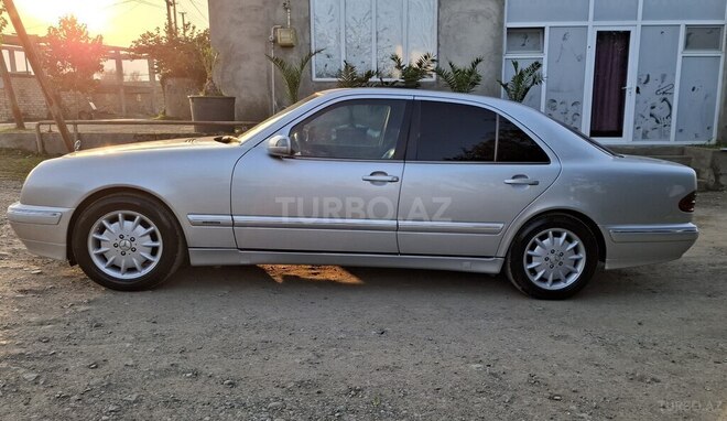 Mercedes E 240 2000, 201,000 km - 2.4 l - Bakı