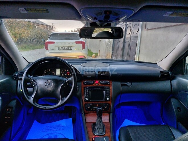 Mercedes C 240 2001, 222,200 km - 2.4 л - Quba