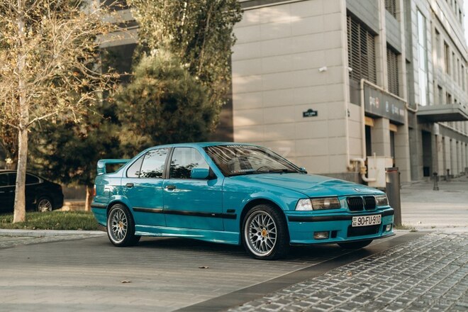 BMW 323 1995, 490,000 km - 2.5 l - Bakı