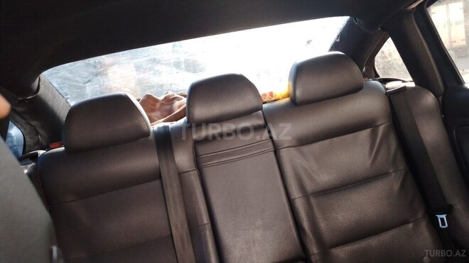 Volkswagen Passat 2004, 320,000 km - 1.8 l - Bakı