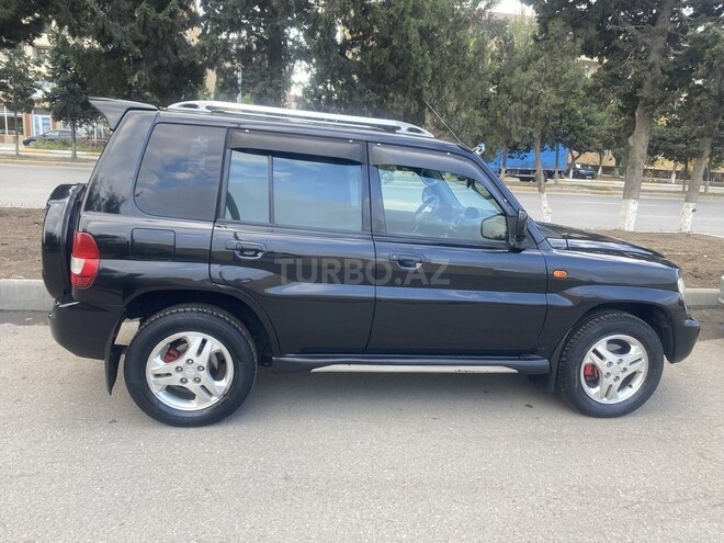 Mitsubishi Pajero io 2002, 330,000 km - 2.0 l - Quba