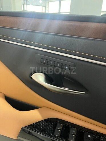 Lexus ES 300h-6