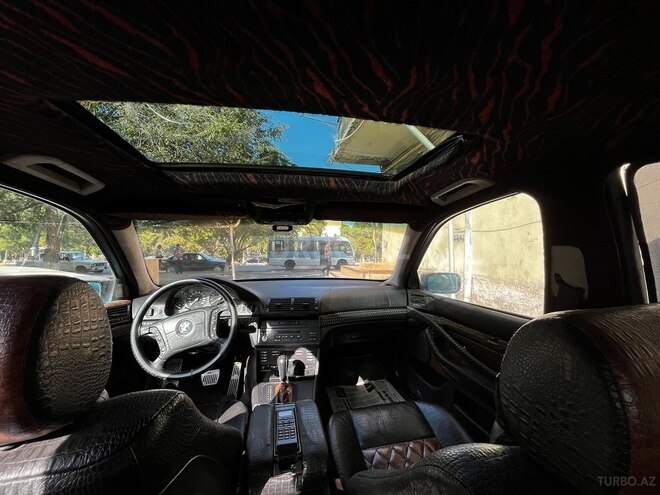 BMW 528 1996, 210,000 km - 2.8 л - Sumqayıt