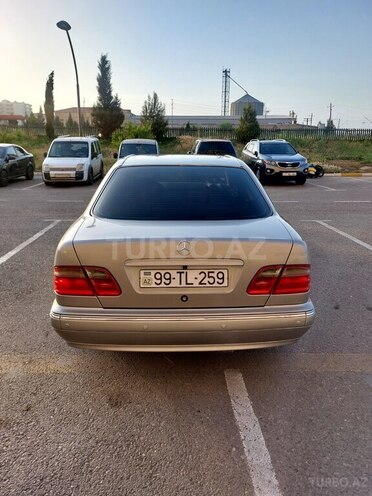 Mercedes E 240 2000, 492,798 km - 2.4 l - Bakı