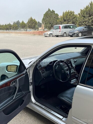 Mercedes E 240 2000, 372,835 km - 2.6 l - Bakı