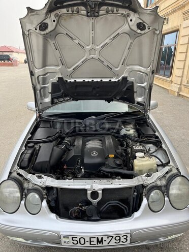 Mercedes E 240 2000, 372,835 km - 2.6 l - Bakı