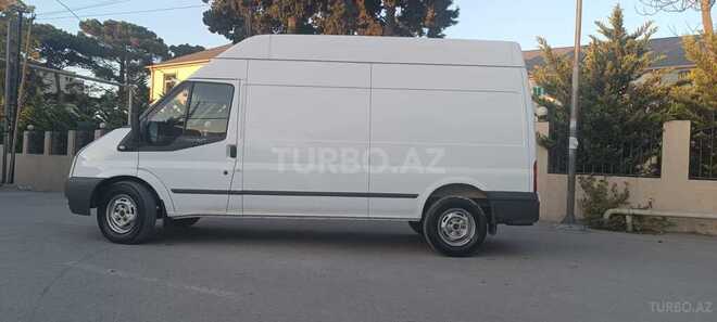 Ford Transit-9