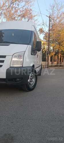 Ford Transit-21