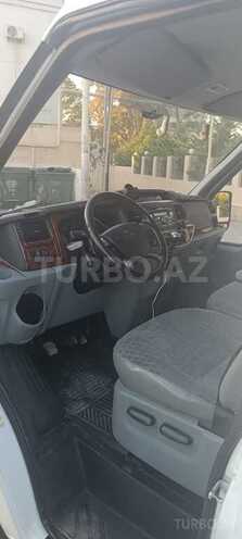 Ford Transit-10