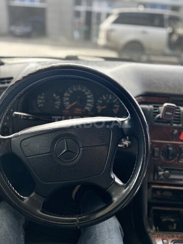 Mercedes E 240 1998, 390,000 km - 2.4 l - Bakı