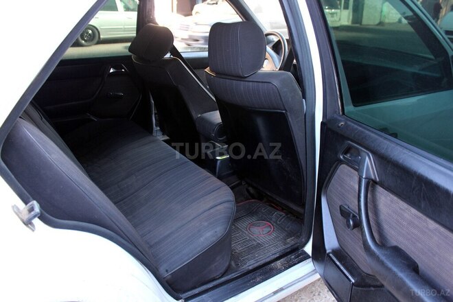Mercedes E 230 1990, 280,000 km - 2.3 l - Bakı