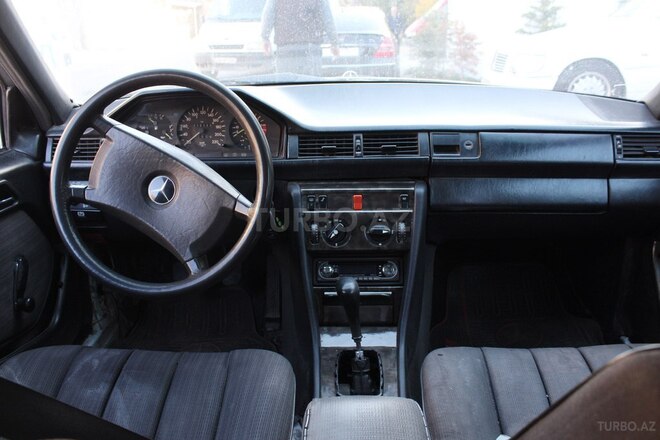 Mercedes E 230 1990, 280,000 km - 2.3 l - Bakı