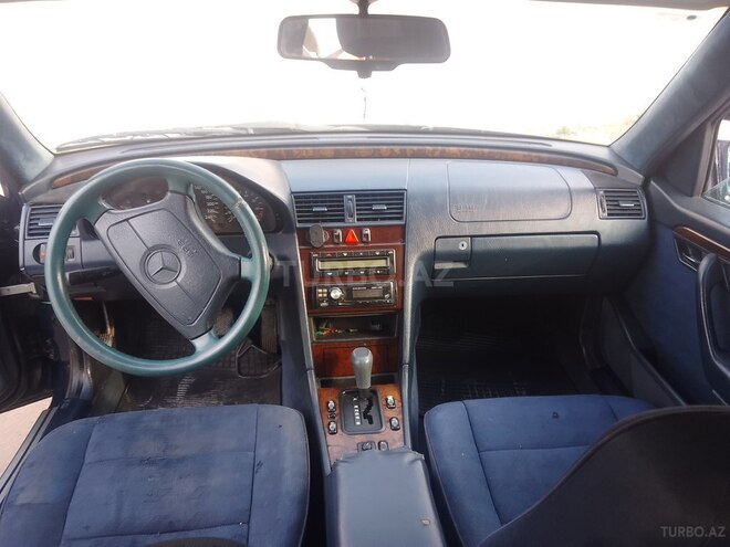 Mercedes C 200 1995, 260,000 km - 2.0 л - Gəncə