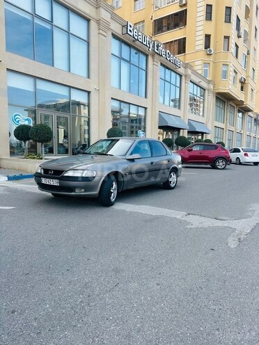 Opel Vectra 1996, 245,000 km - 1.8 l - Bakı