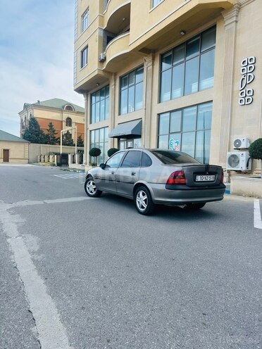 Opel Vectra 1996, 245,000 km - 1.8 l - Bakı