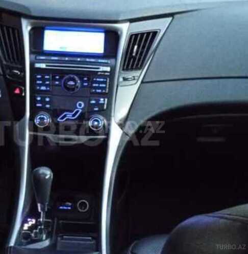 Hyundai Sonata-4