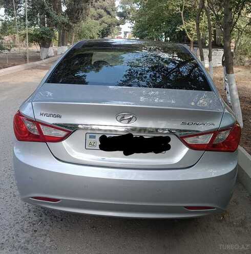 Hyundai Sonata-2