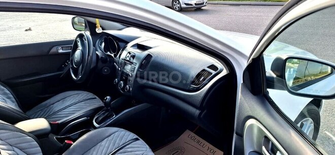 Kia Cerato-10
