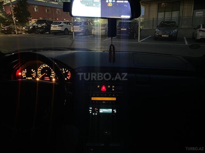 Mercedes E 220 1998, 280,000 km - 2.2 l - Bakı