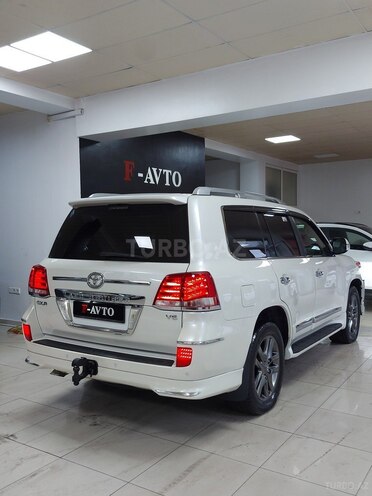 Toyota Land Cruiser-4